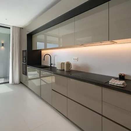 Savoy Insular V By An Island Apartman