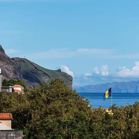 Savoy Insular V By An Island *