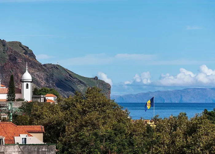 Savoy Insular V By An Island *