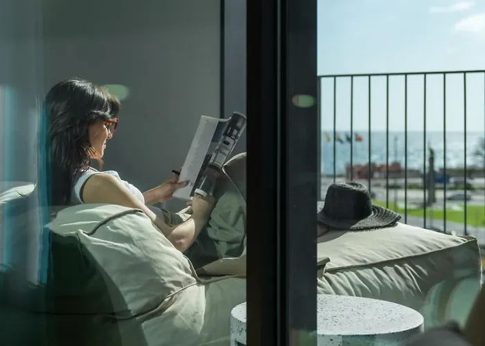 Savoy Insular V By An Island