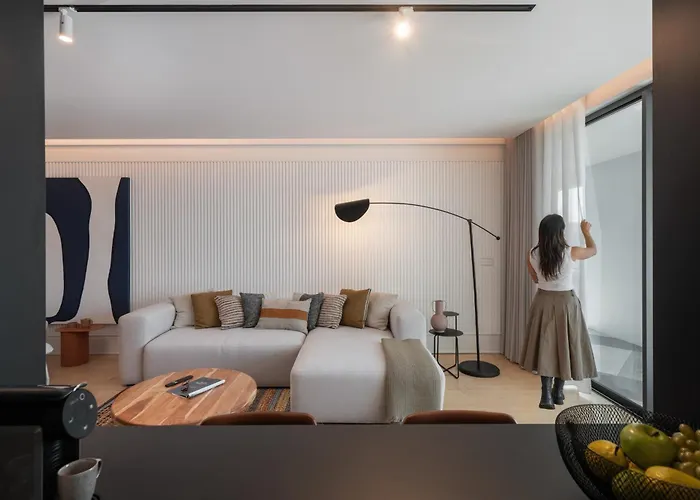 Savoy Insular V By An Island